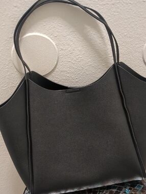 Classic Black Women’s Tote Bag